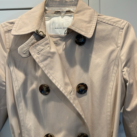 Banana republic rain coat - Picture 6 of 8